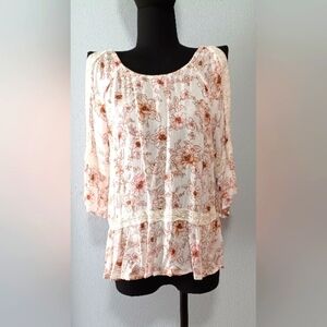 A Bebop Floral Lace Trim Blouse